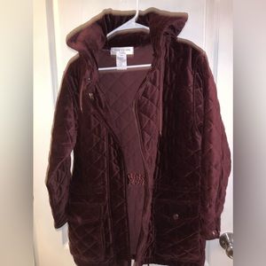 Jones of New York, women’s size sport petite coat  Burgundy good condition